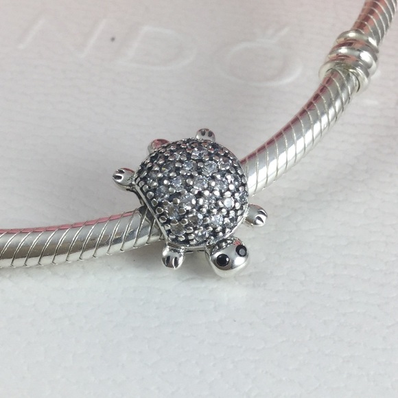 Pandora Jewelry - Original turtle pandora charm🐢